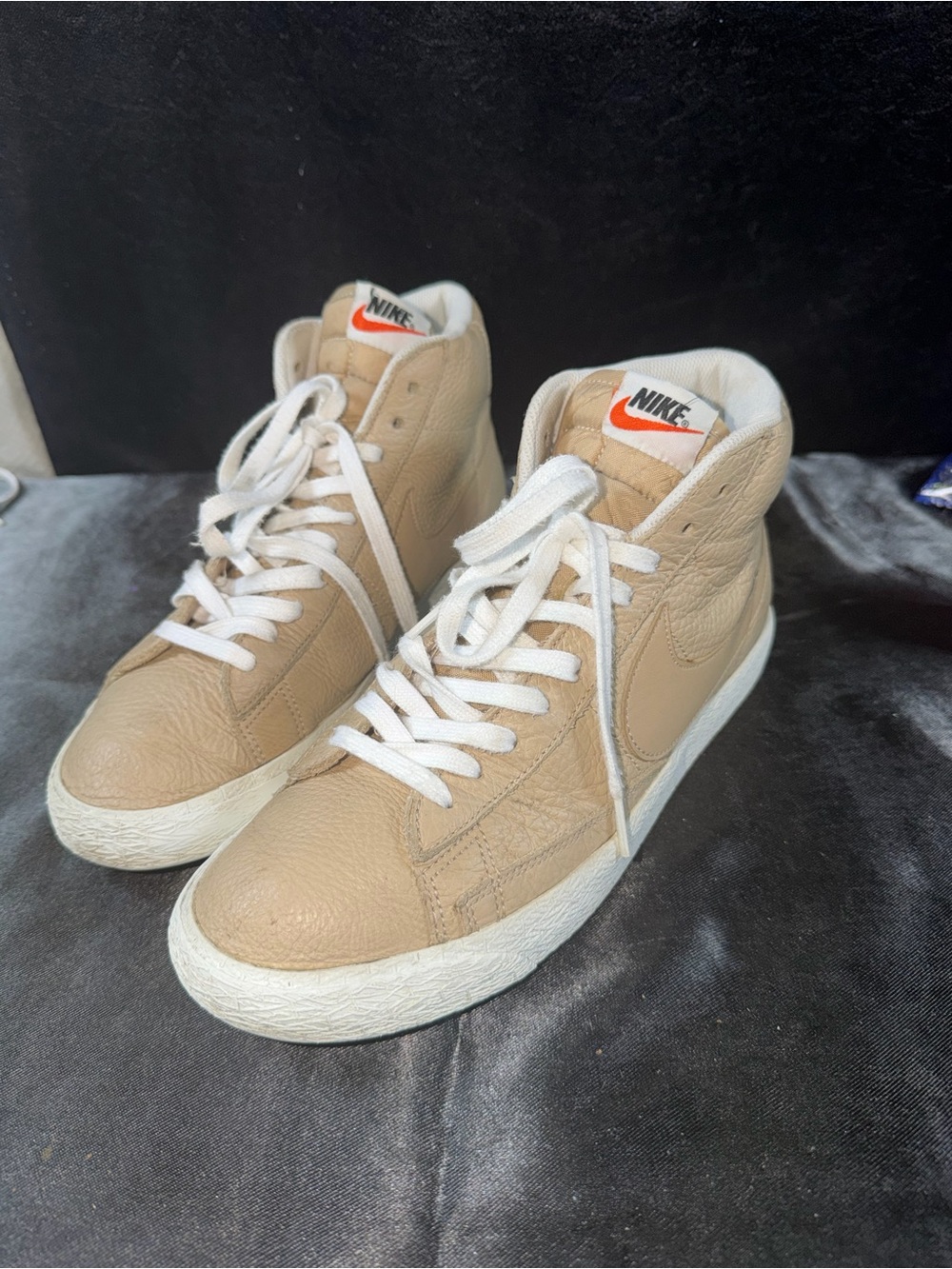 Nike Men's Beige High-Top Sneakers with White Laces